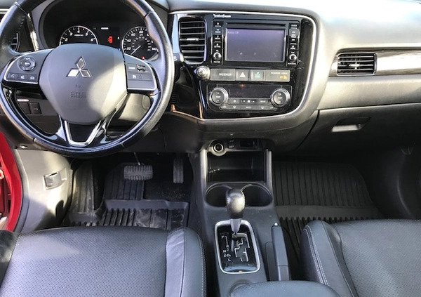 Mitsubishi Outlander cena 82000 przebieg: 78000, rok produkcji 2016 z Góra małe 254